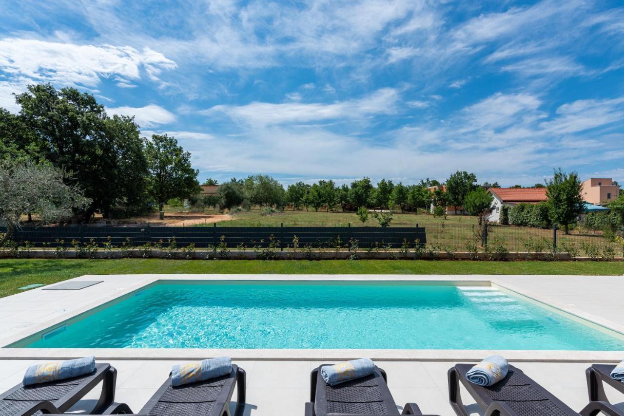 Villa Dafna Poreč Exteriör bild